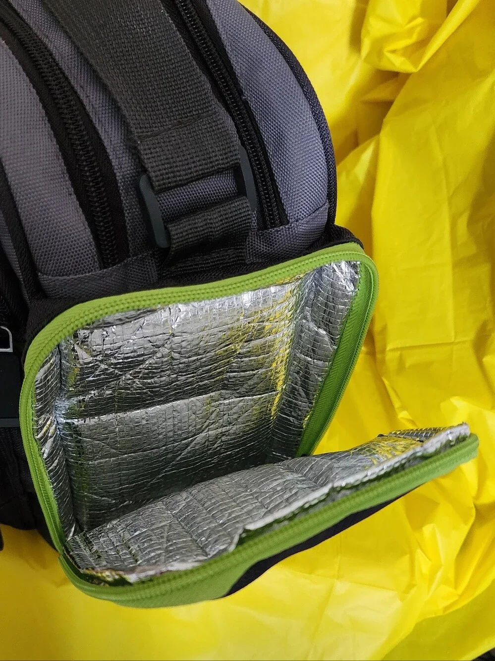 Eddie Bauer Duffle Bag Carrying Strap Insulated Bottle Holder Many Compartments.